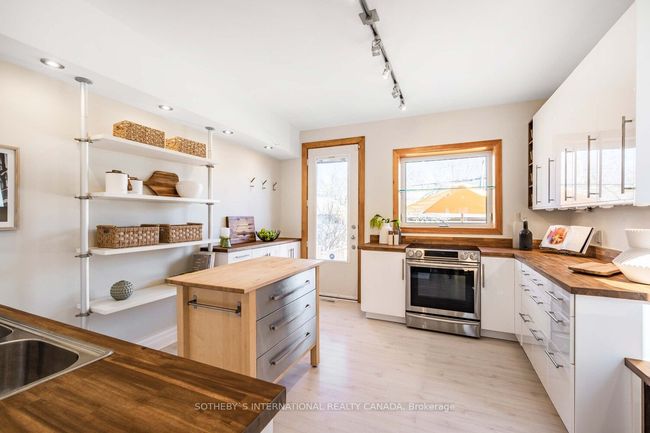 87 W Lodge Ave, House attached with 3 bedrooms, 2 bathrooms and null parking in Toronto ON | Image 17