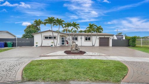 8540 Nw 182nd St, Hialeah, FL, 33015-2541 | Card Image