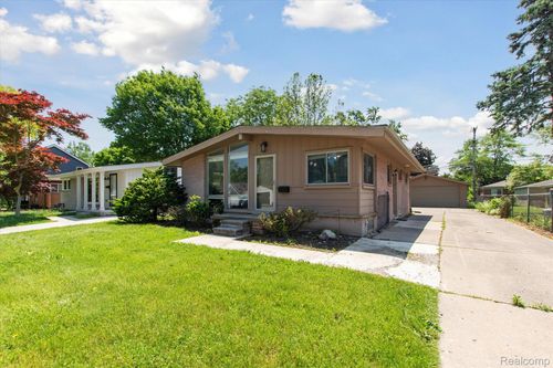 2017 Nakota Rd, Royal Oak, MI, 48073-1919 | Card Image