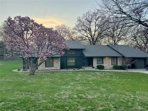 1000 Main St, Higginsville, MO, 64037-1110 | Card Image