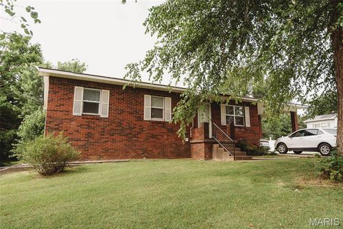 2815 W Lakeview Dr, Poplar Bluff, MO, 63901-9297 | Card Image