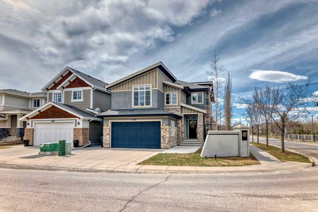 3 Aspen Summit View Sw, Home with 3 bedrooms, 2 bathrooms and 4 parking in Calgary AB | Image 2