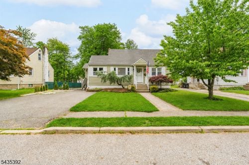 3 Roy Ave, Bloomingdale, NJ, 07403-1321 | Card Image