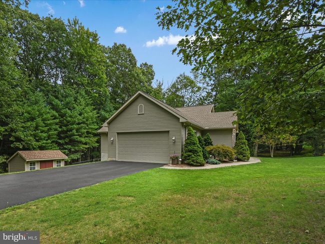 2416 Crow Foot Dr, House other with 3 bedrooms, 3 bathrooms and null parking in AUBURN PA | Image 35