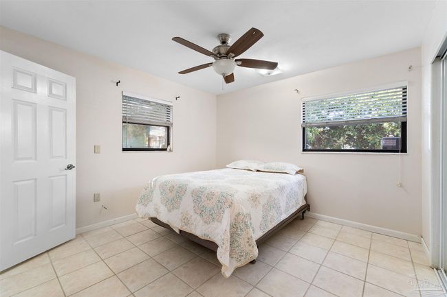 3332 Laurel Dr, House other with 3 bedrooms, 2 bathrooms and 4 parking in Gulf Breeze FL | Image 16