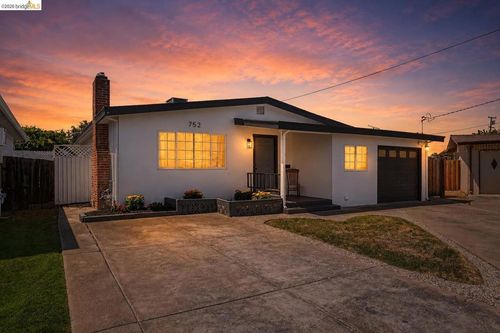 752 Castle Ct, Brentwood, CA, 94513-1232 | Card Image