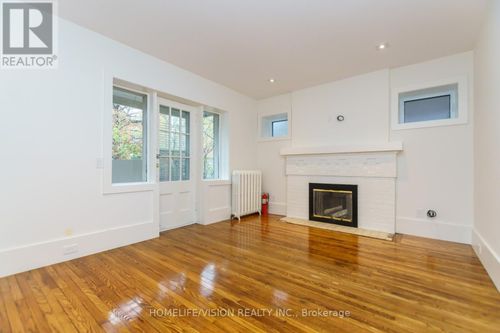 {{alt}} | Card Image