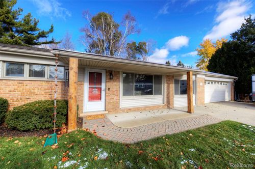 1123 Asher Ct, Walled Lake, MI, 48390-2515 | Card Image