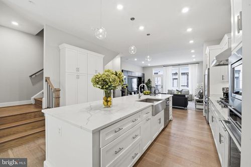 1874 Easterly Rd, RESTON, VA, 20190-5459 | Card Image
