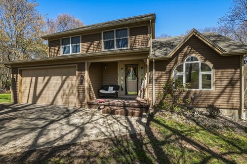 7 Terry Ln, Belchertown, MA, 01007-9167 | Card Image