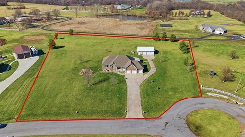 19104 Autumn Ln, Pleasant Hill, MO, 64080-8612 | Card Image