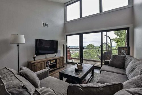 b-111 Winding Way, Covington, KY, 41011-1178 | Card Image