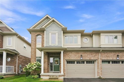 45 Dominion Crescent, Niagara On The Lake, ON, L0S1J1 | Card Image