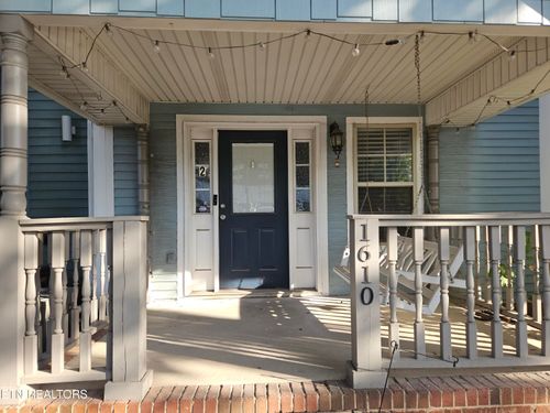 1610 Queen Anne Way, Knoxville, TN, 37916-1430 | Card Image