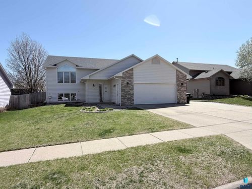 6400 S Crane Ave Avenue, Sioux Falls, SD, 57108 | Card Image