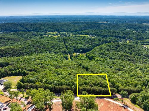 8100 Balata Dr, Ooltewah, TN, 37363 | Card Image
