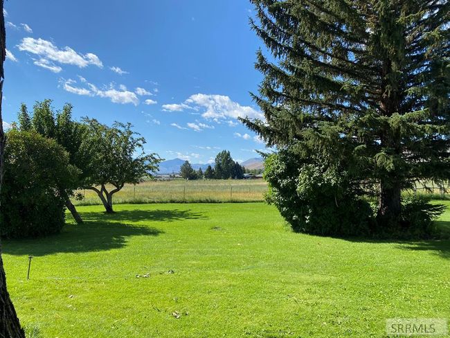 2651 Challis Creek Road, Home with 4 bedrooms, 2 bathrooms and 3 parking in Challis ID | Image 4