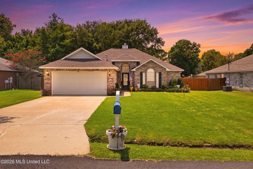 3405 N 7th St, Ocean Springs, MS, 39564-1035 | Card Image