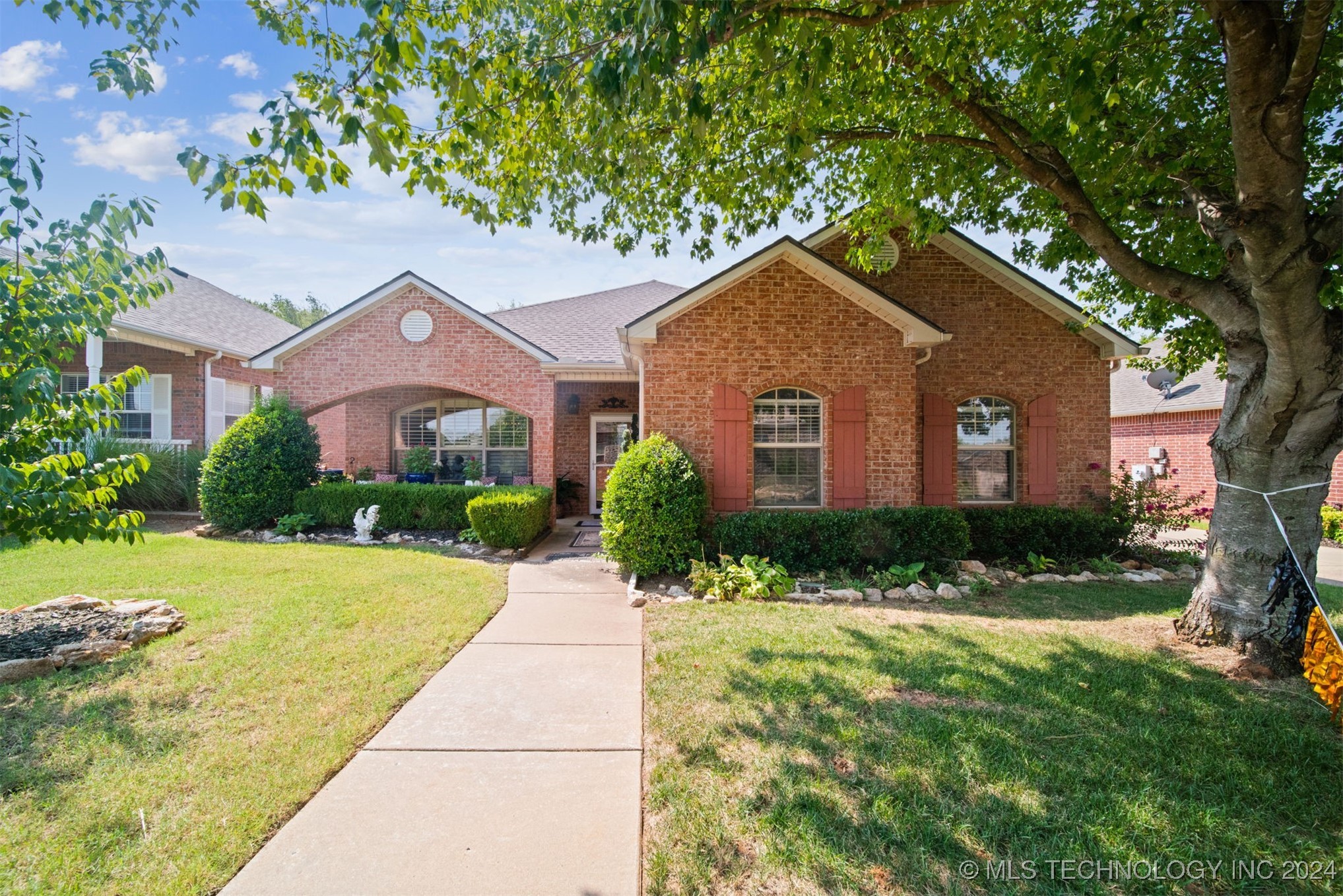 Greentree Way, Sand Springs, OK 74063