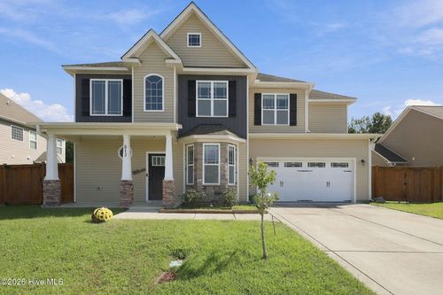 813 Tuscarora Trl, Jacksonville, NC, 28546-6402 | Card Image
