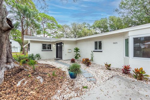 5625 Atlantic Ave N, ST PETERSBURG, FL, 33703-1215 | Card Image