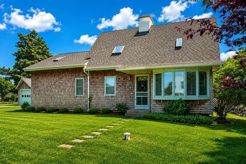 8 Juniper Rd, Westport, MA, 02790 | Card Image