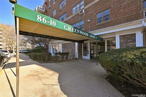 4n-8610 151 Avenue, New York, NY, 11414 | Card Image
