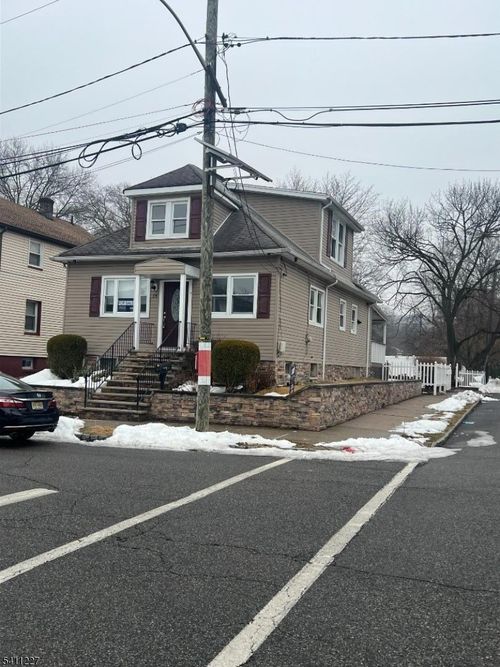 35 Terrace Ave, Woodland Park, NJ, 07424-2866 | Card Image