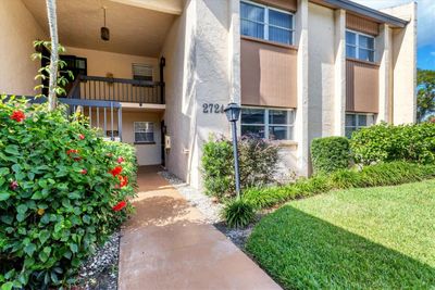 104 - 2724 Clubhouse Drive, Condo with 2 bedrooms, 2 bathrooms and null parking in Sarasota FL | Image 1