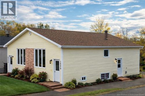 545 St Anne St, Bathurst, NB, E2A2N5 | Card Image