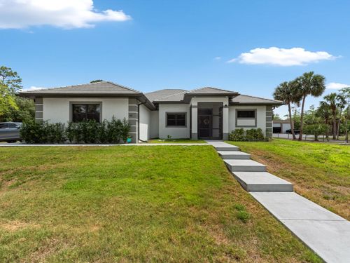 2538 4th Ave Ne, NAPLES, FL, 34120-4939 | Card Image