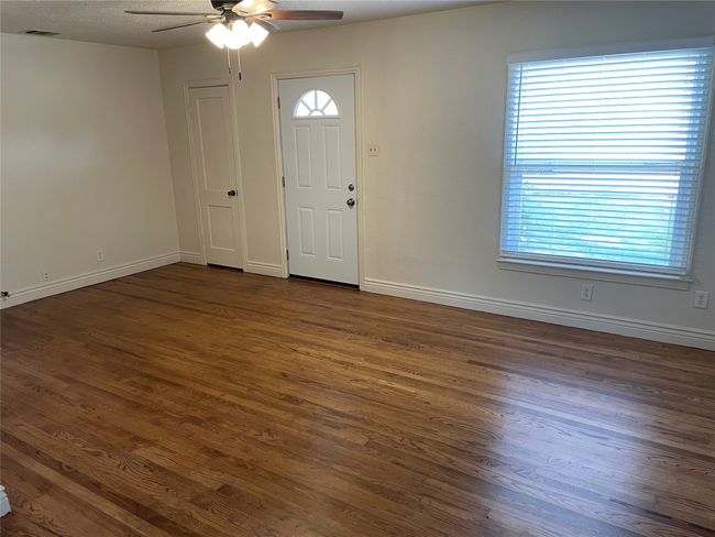 2430 Dunloe Ave, House other with 3 bedrooms, 1 bathrooms and null parking in Dallas TX | Image 5