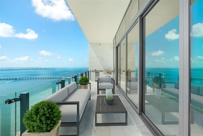 5302 - 1451 Brickell Ave, Condo with 3 bedrooms, 3 bathrooms and null parking in Miami FL | Image 3