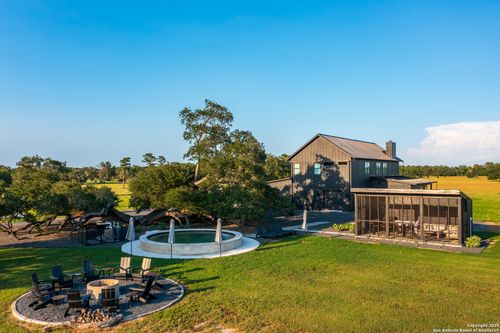 1071 Private Road 1090, Hallettsville, TX, 77964-4491 | Card Image