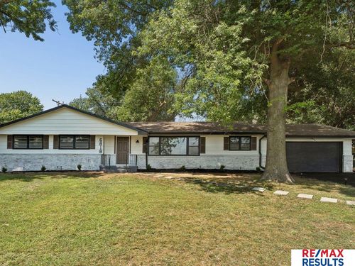 6818 N 51st St, Omaha, NE, 68152-2402 | Card Image