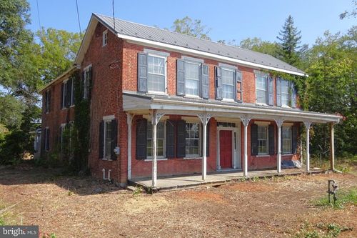 823 Buchanan Trl E, GREENCASTLE, PA, 17225-9575 | Card Image