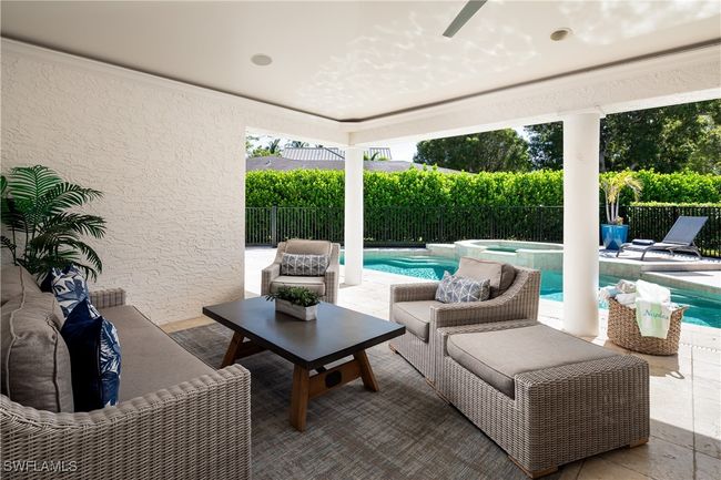 420 Palm Cir E, House other with 4 bedrooms, 4 bathrooms and null parking in Naples FL | Image 12