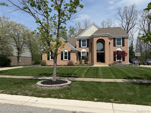 47272 Woodlong Dr, Canton, MI, 48187-4678 | Card Image