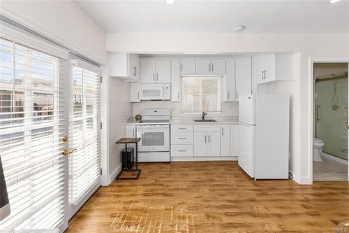 8829 Sylmar Ave, Panorama City, CA, 91402-2534 | Card Image