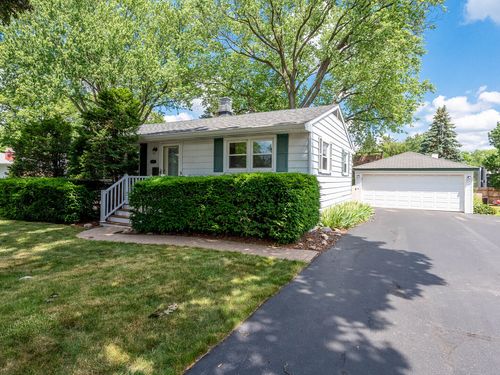 136 Ross Ave, Cary, IL, 60013-2809 | Card Image