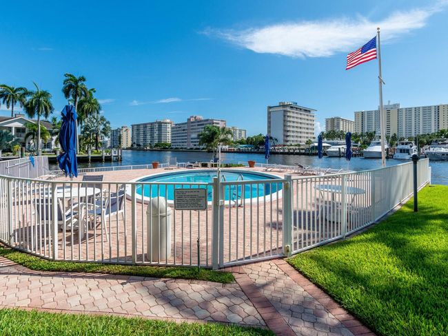 APT-406 - 140 Ne 28 Th Ave, Condo with 2 bedrooms, 2 bathrooms and null parking in Pompano Beach FL | Image 4