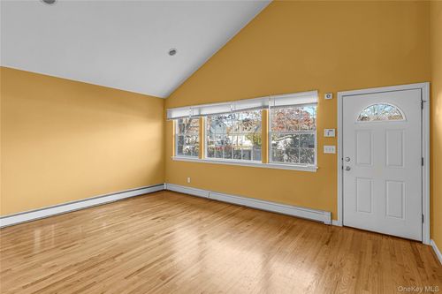 94 Baybright Dr E, Shirley, NY, 11967-4137 | Card Image