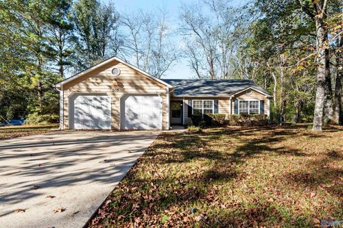 105 Indian Bluff Dr, Toney, AL, 35773-8929 | Card Image