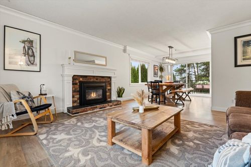 32562 Fleming Ave, Mission, BC, V2V2G9 | Card Image