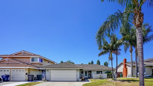 17283 Buttonwood St, Fountain Valley, CA, 92708-3550 | Card Image