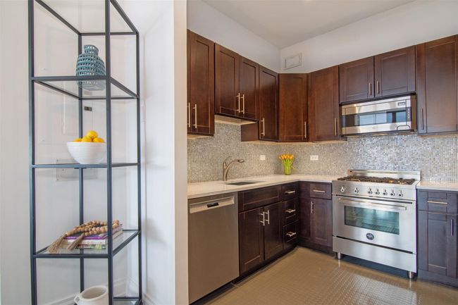 APT-617 - 1 Scarsdale Rd, Condo with 2 bedrooms, 2 bathrooms and 2 parking in Tuckahoe NY | Image 6