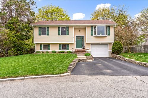 84 Lynde St, Providence, RI, 02908-1122 | Card Image