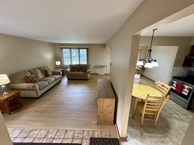 6941 W 106 Th Pl, House other with 3 bedrooms, 2 bathrooms and 4 parking in Worth IL | Image 15