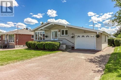 91 Caruso St, Coniston, ON, P0M1M0 | Card Image