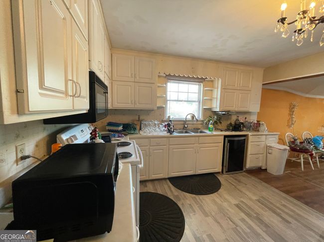 1105 E College St, House other with 3 bedrooms, 2 bathrooms and 2 parking in Bainbridge GA | Image 5